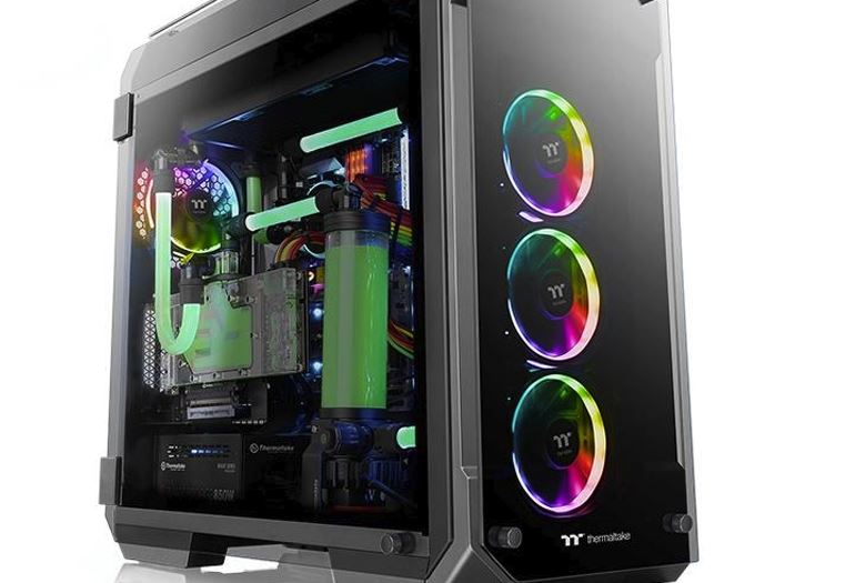  Thermaltake View 71 Tempered Glass RGB Plus with E-ATX support