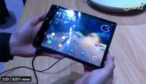  Prototype of a flexible Rouyu Technology smartphone on the new Snapdragon 8150